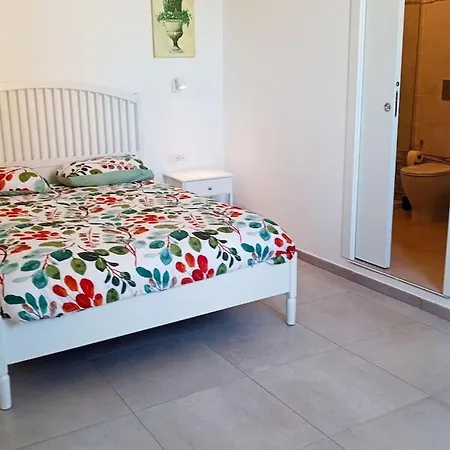 In Centro Storico Panoramico Con Ampia Terrazza! Апартаменты