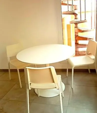 In Centro Storico Panoramico Con Ampia Terrazza! Апартаменты Кальяри