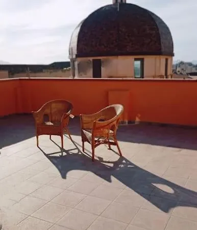 In Centro Storico Panoramico Con Ampia Terrazza! Апартаменты Кальяри