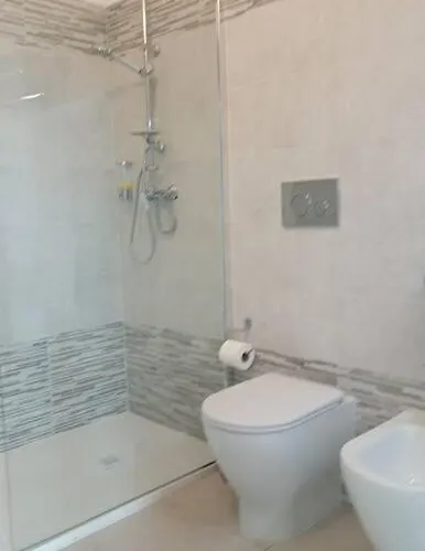 Lejlighed In Centro Storico Panoramico Con Ampia Terrazza!